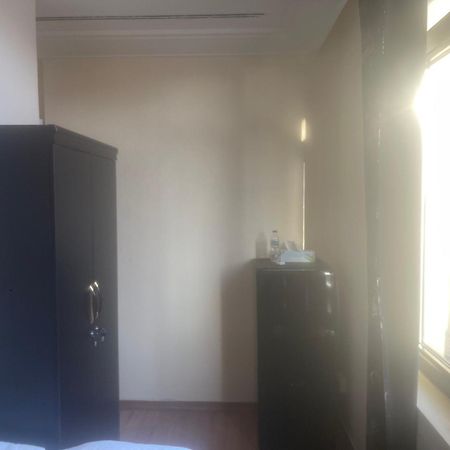 Four Stars Hostel ดูไบ ภายนอก รูปภาพ