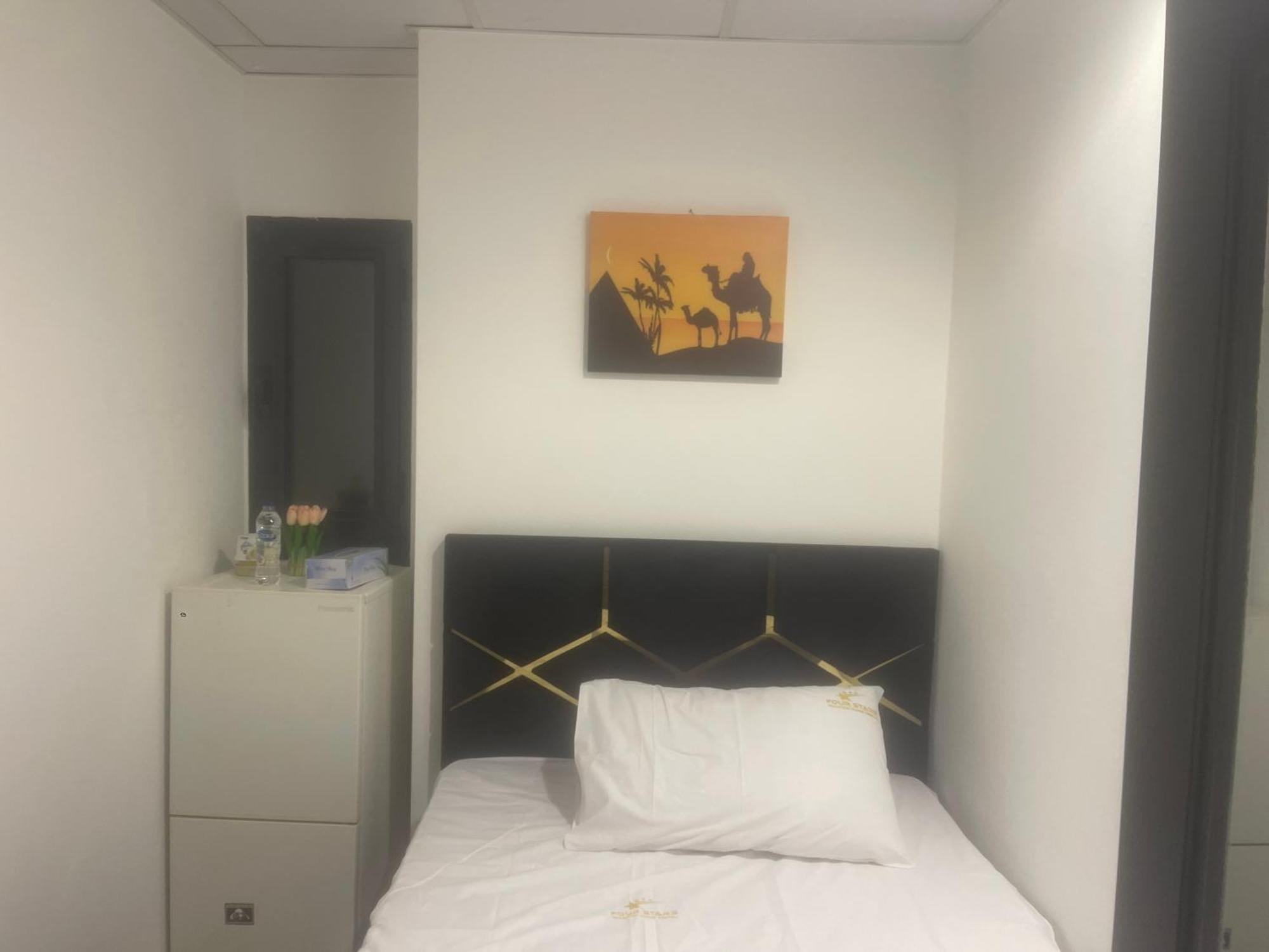 Four Stars Hostel ดูไบ ภายนอก รูปภาพ