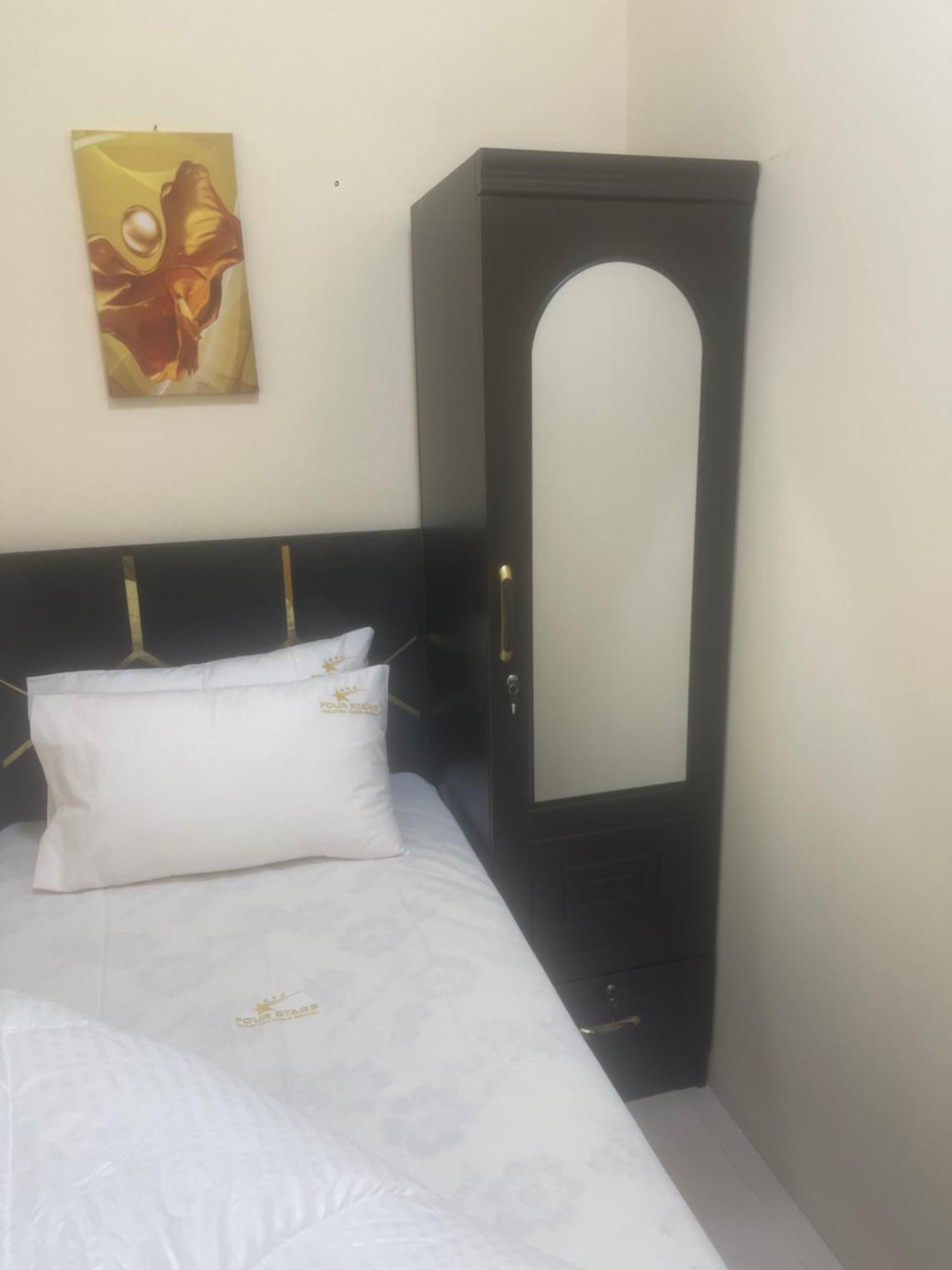 Four Stars Hostel ดูไบ ภายนอก รูปภาพ