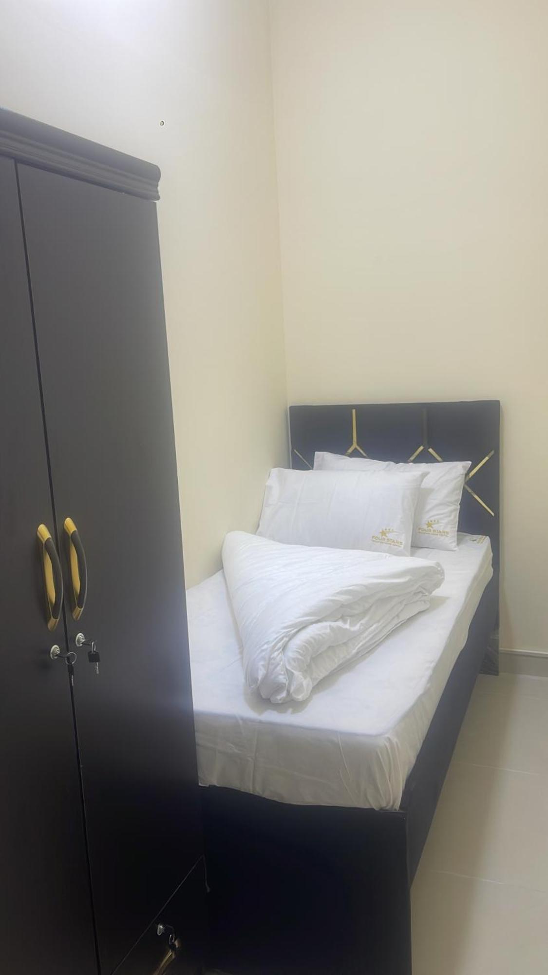 Four Stars Hostel ดูไบ ภายนอก รูปภาพ