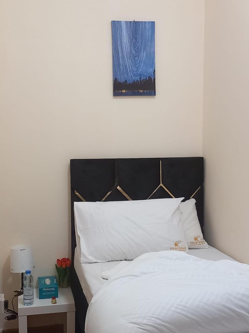 Four Stars Hostel ดูไบ ภายนอก รูปภาพ